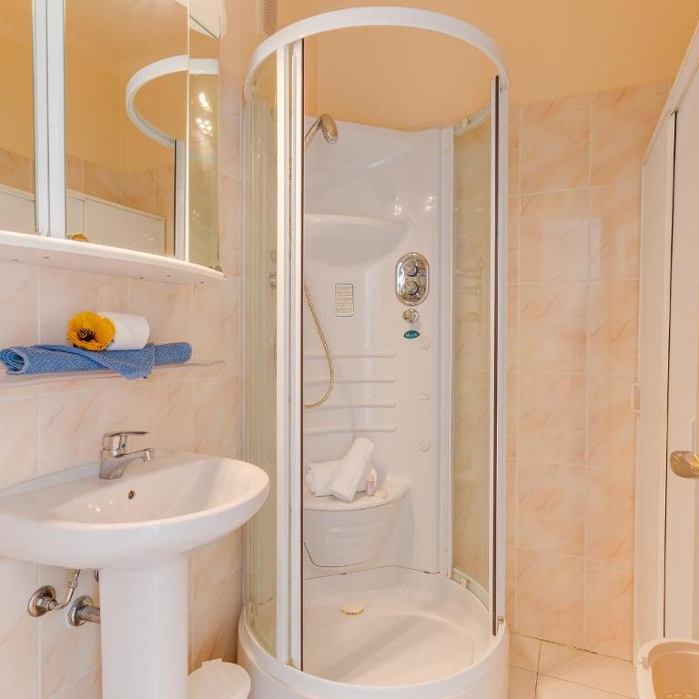 LE BOIS JOLI AP4477 By Riviera Holiday Homes - Appartement 2 Chambres - Vue sur Mer - 25