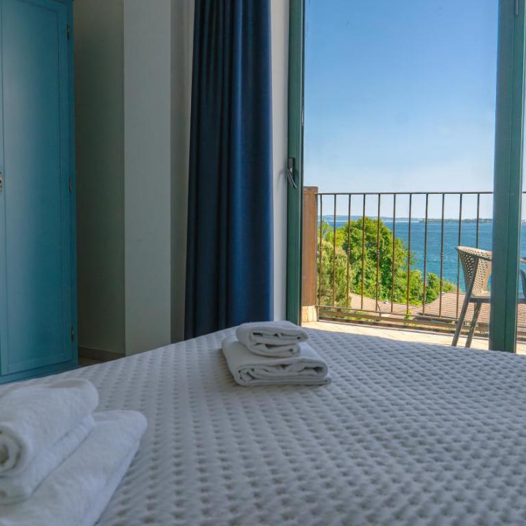 AHG Riva Del Sole Wellness Hotel - Adults Only - Camera Superior Matrimoniale/Doppia con Letti Singoli con Vista Lago - 3