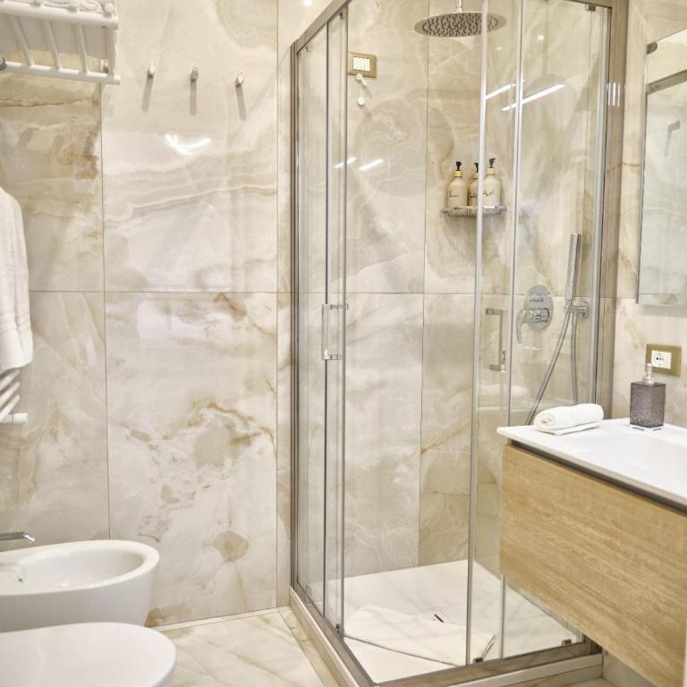 King Vittorio Guest House - Camera Matrimoniale Standard - 10