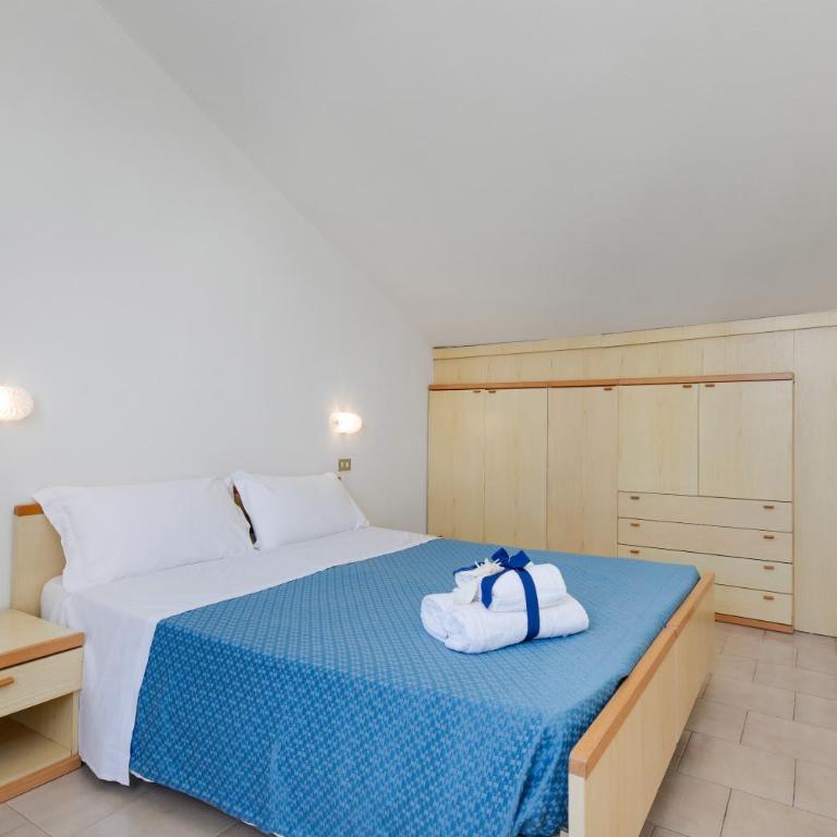 Hotel Numi - Camera Familiare con Bagno Privato - 2