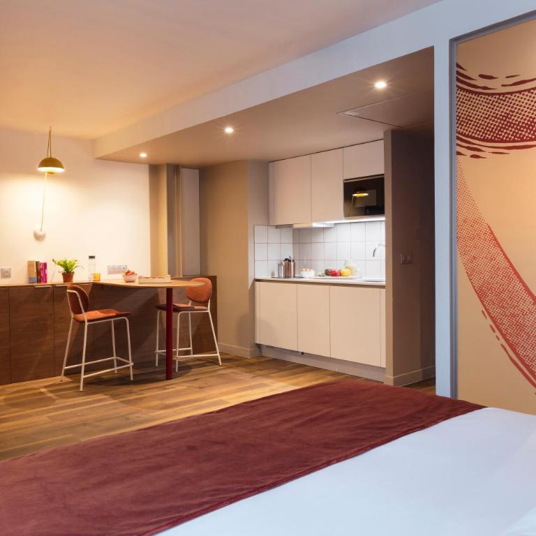 lyf Gambetta Paris - One of a kind Plus Family Studio - 2
