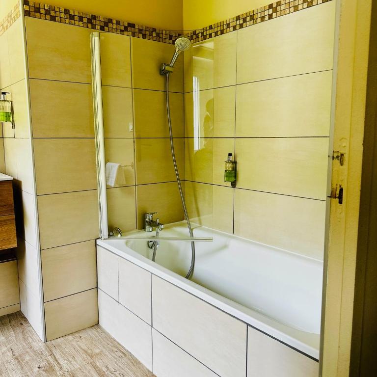 Hôtel Restaurant Le Repère - Chambre Double - 9