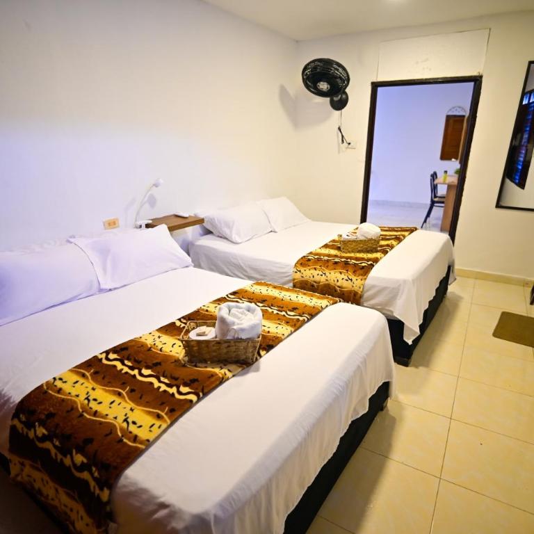Tu casa en Cartagena-Torices - Double Room with Two Double Beds - 5