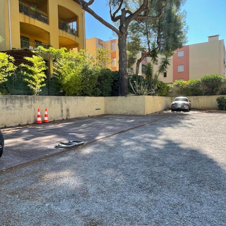 Élégant T3 neuf, 6 pers, clim, balcon, pkg gratuit, 5 min du Port - Apartamento de 2 dormitorios - 11