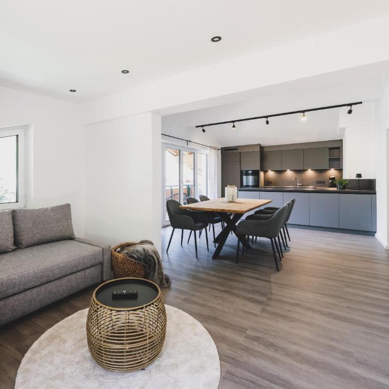 Appartements Ager by we rent - Premium Apartment mit 3 Schlafzimmern und Balkon - 12
