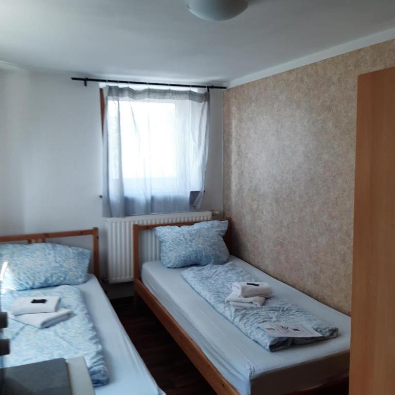 2-Rent Group Hostel Rooms&Apartments EVE168 - Standard Zweibettzimmer mit Gemeinschaftsbad - 5