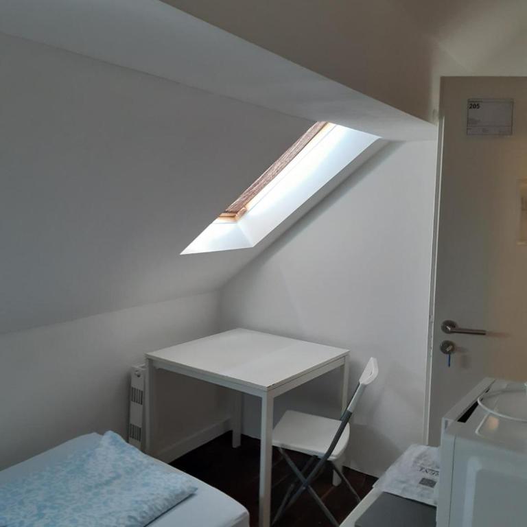 2-Rent Group Hostel Rooms&Apartments EVE168 - Einzelzimmer mit Gemeinschaftsbad - 5