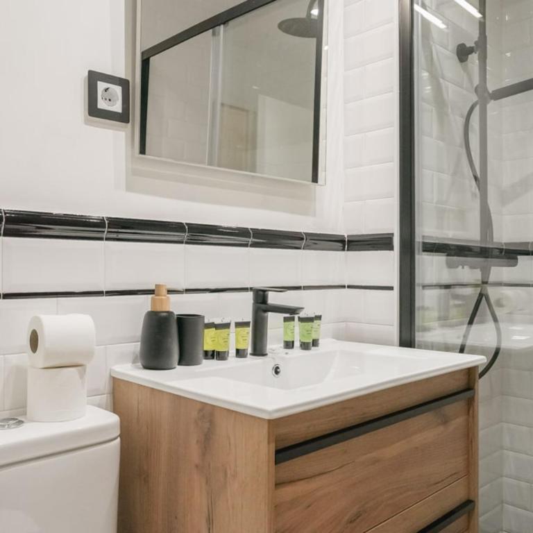 Cozy renovated -1Bedroom 1Bath-Plaza de España - One-Bedroom Apartment - 17
