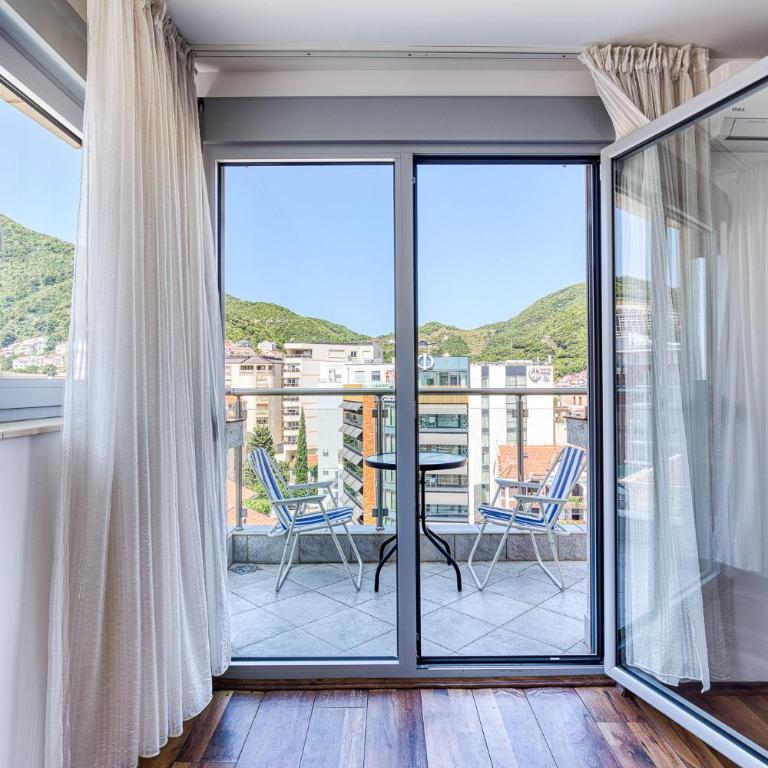 Central WoW Living - Apartman s 2 Spavaće Sobe sa Balkonom i Terasom - 4
