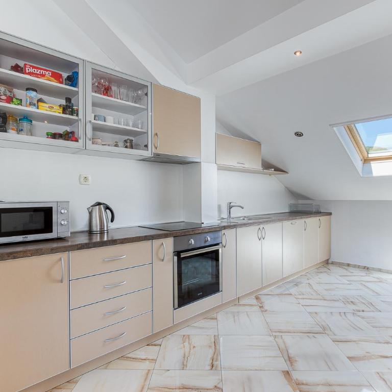 Central WoW Living - Apartman s 2 Spavaće Sobe sa Balkonom i Terasom - 8