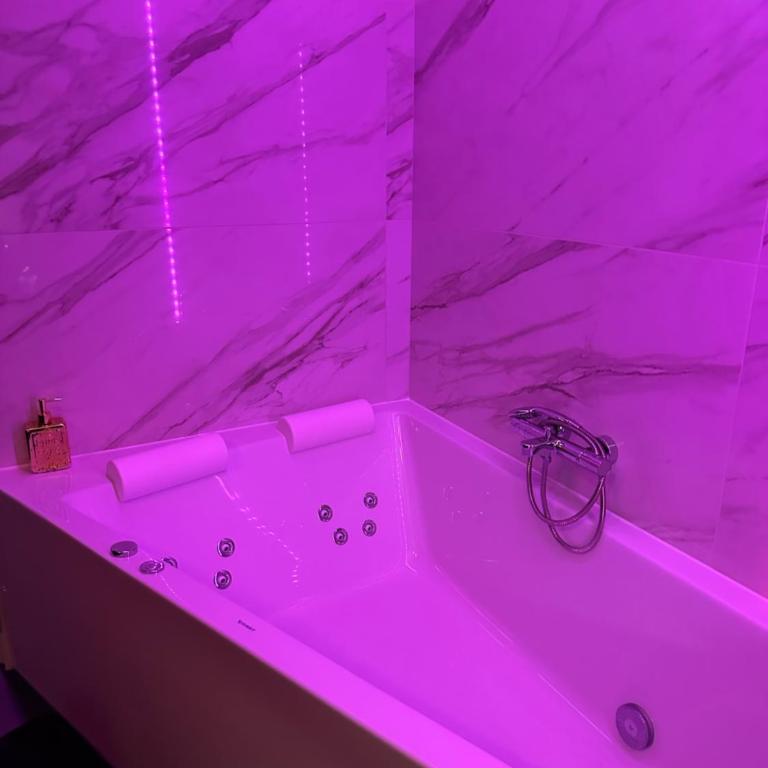 Love Horizons - Suite vue panoramique - Spa privatif - Rennes Centre - Deluxe Apartment - 4
