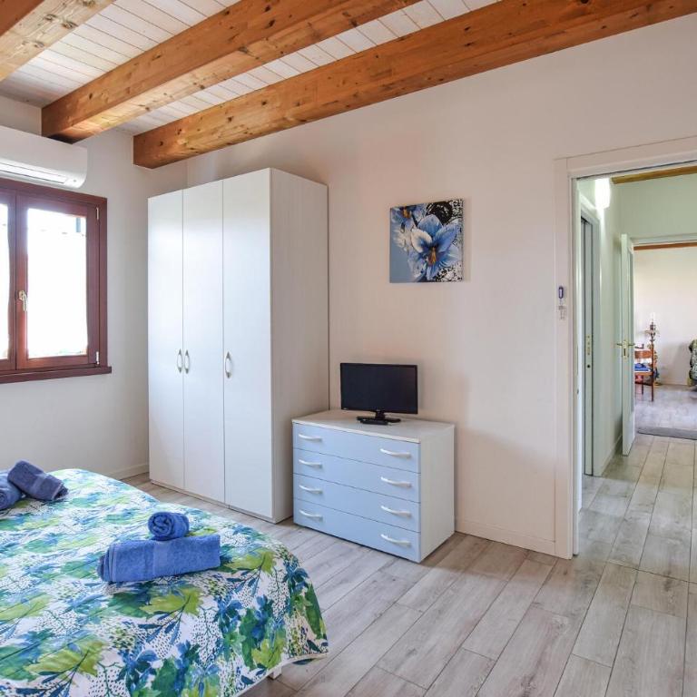 Accogliente Casa A Udine Con Wifi - Casa Vacanza con 5 Camere da Letto - 7