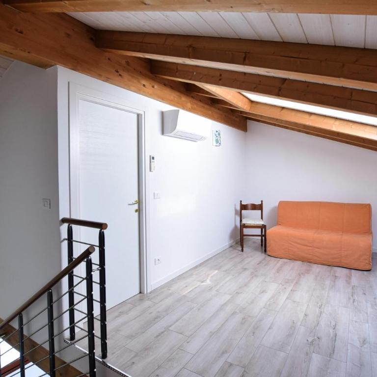 Accogliente Casa A Udine Con Wifi - Casa Vacanza con 5 Camere da Letto - 13