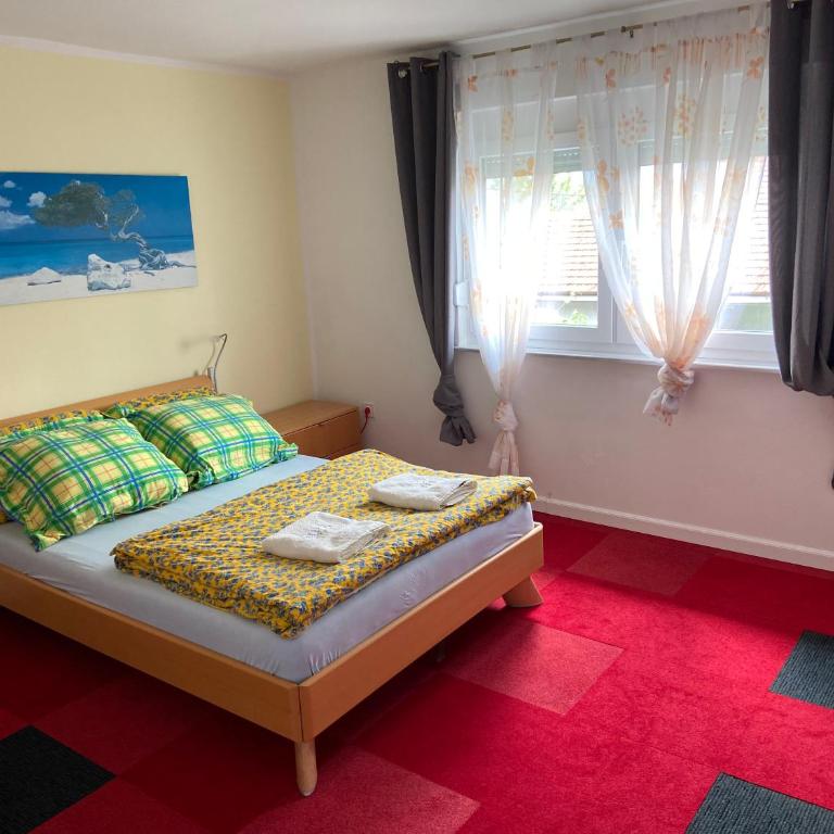 EmmaBelma - One-Bedroom Apartment - 2