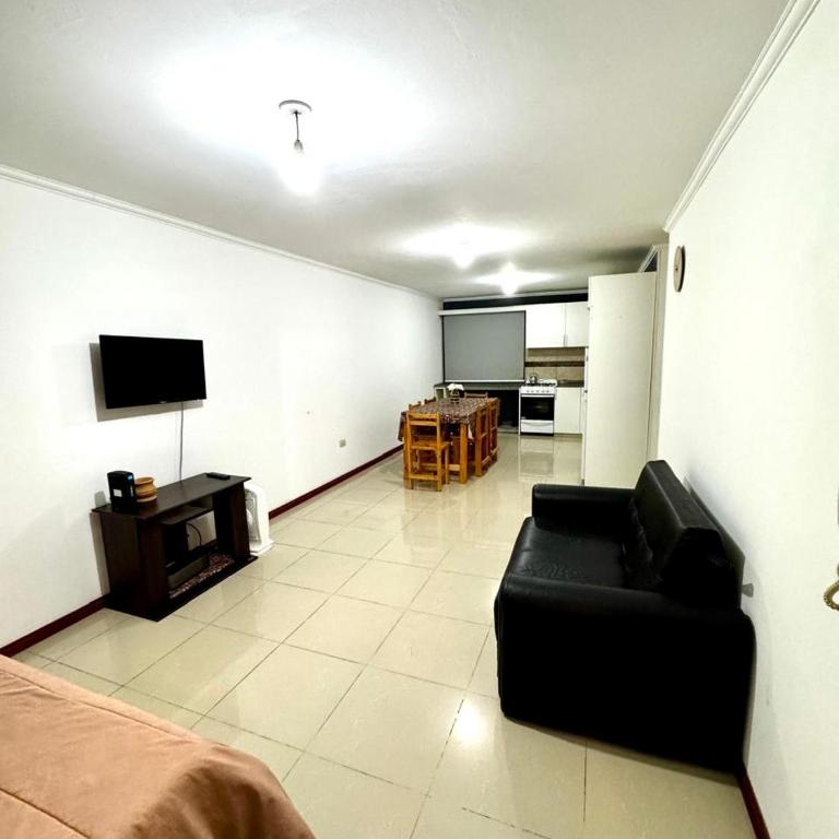 depto con cochera, centrico y luminoso - Apartamento de 2 dormitorios - 1