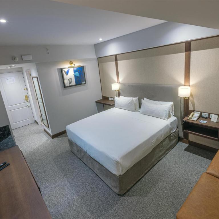 Holiday Inn Cordoba by IHG - Habitación Premium con cama extragrande y sofá cama - 2