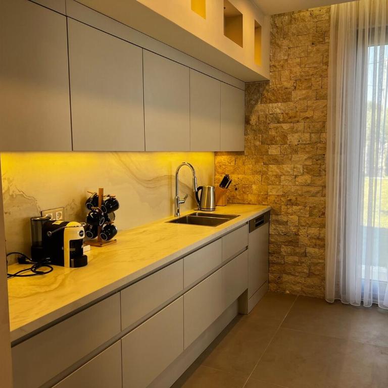Stylish 4BR Villa with Pool near Porto Novi - Villa with Sea View - 14