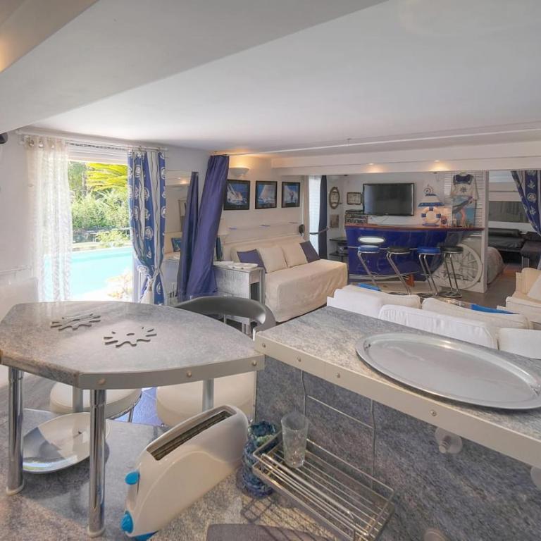 FRGK 'Luxury Villa Mevania Antibes Heated Pool, Spa & Ultra-Fast Wi-Fi' - Villa with Private Pool - 15