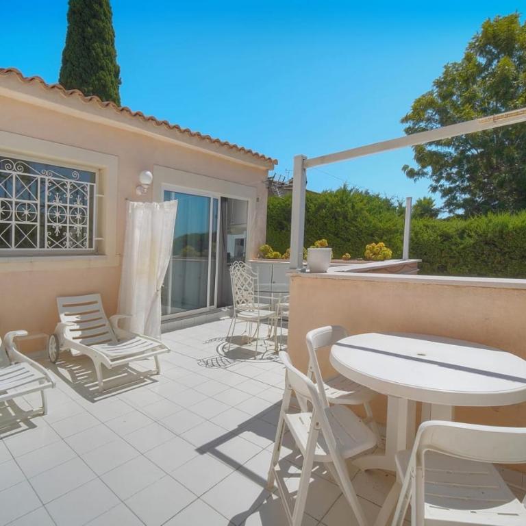 FRGK 'Luxury Villa Mevania Antibes Heated Pool, Spa & Ultra-Fast Wi-Fi' - Villa with Private Pool - 54