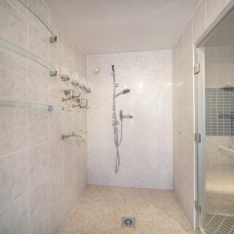 FRGK 'Luxury Villa Mevania Antibes Heated Pool, Spa & Ultra-Fast Wi-Fi' - Villa with Private Pool - 56