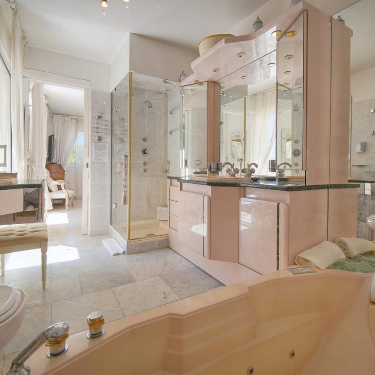 FRGK 'Luxury Villa Mevania Antibes Heated Pool, Spa & Ultra-Fast Wi-Fi' - Villa with Private Pool - 91