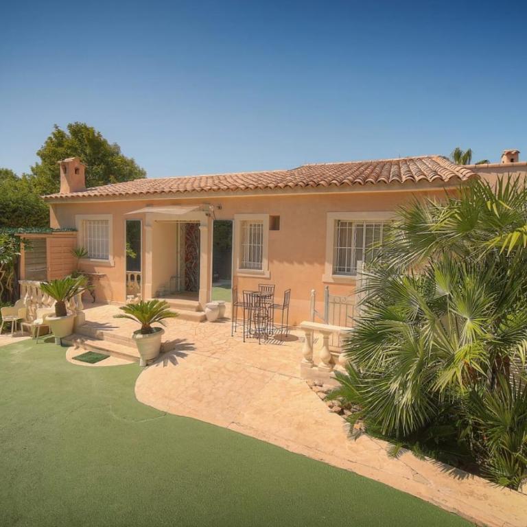 FRGK 'Luxury Villa Mevania Antibes Heated Pool, Spa & Ultra-Fast Wi-Fi' - Villa with Private Pool - 96