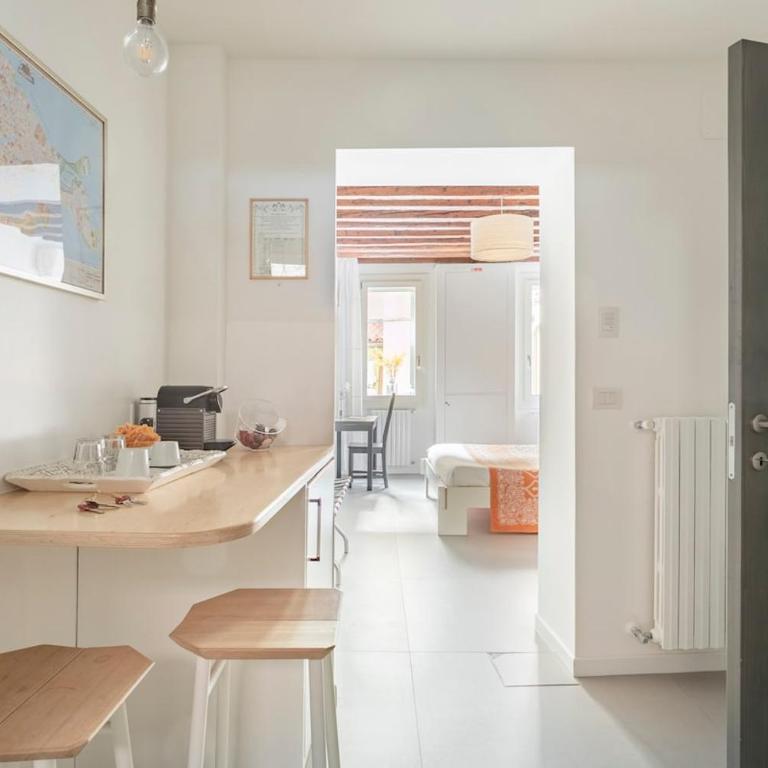 Stylish Self-Contained Room & Bath in Castello between Biennale & San Marco - Camera Deluxe - 5