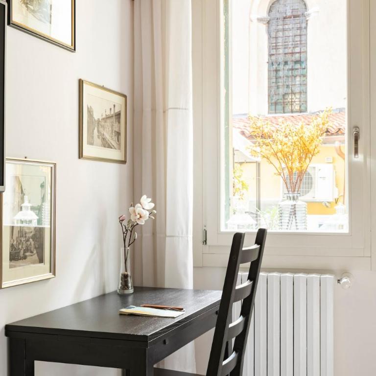Stylish Self-Contained Room & Bath in Castello between Biennale & San Marco - Camera Deluxe - 3