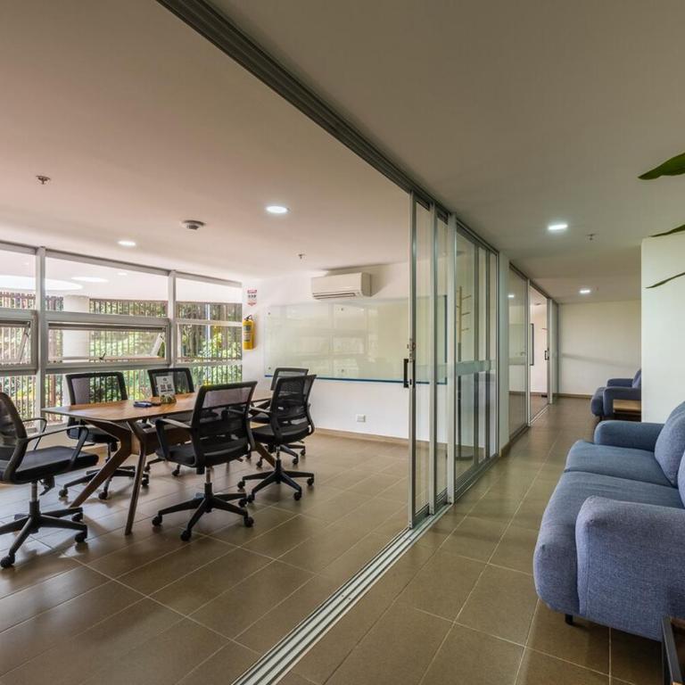 El Poblado, Balcony, Pool, Jacuzzi, Gym, Steamroom - Three-Bedroom Apartment - 18
