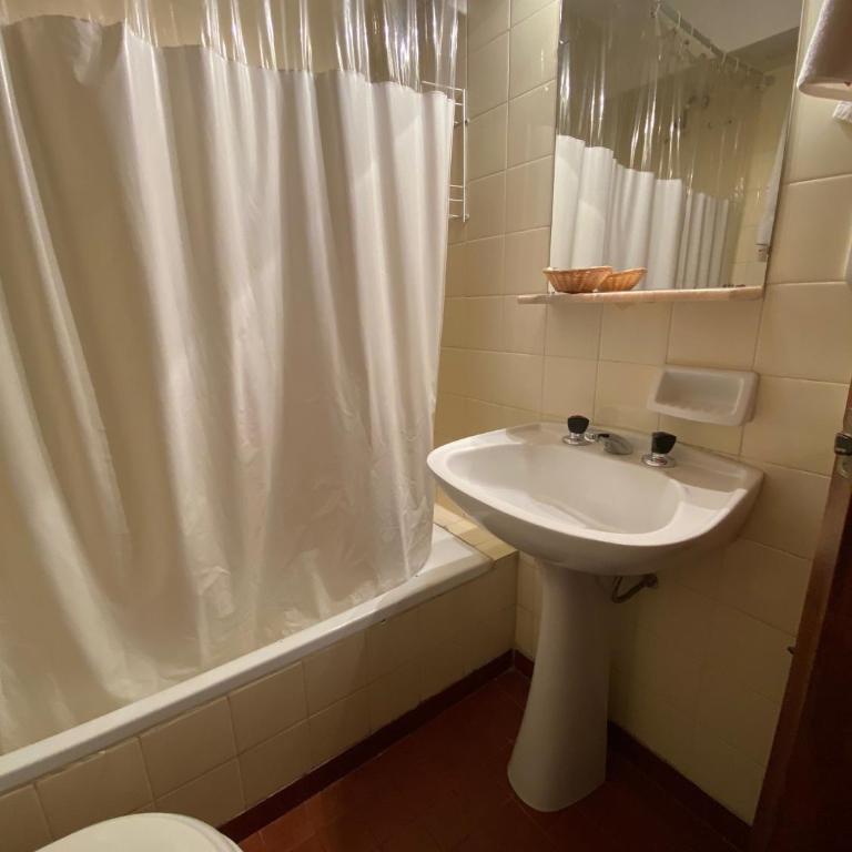 DUT Bariloche - Apartamento de 1 dormitorio con jardín - 22