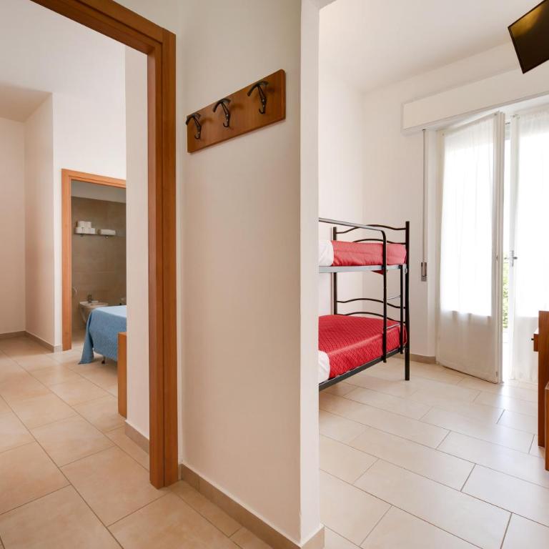 Hotel Numi - Camera Familiare - 8