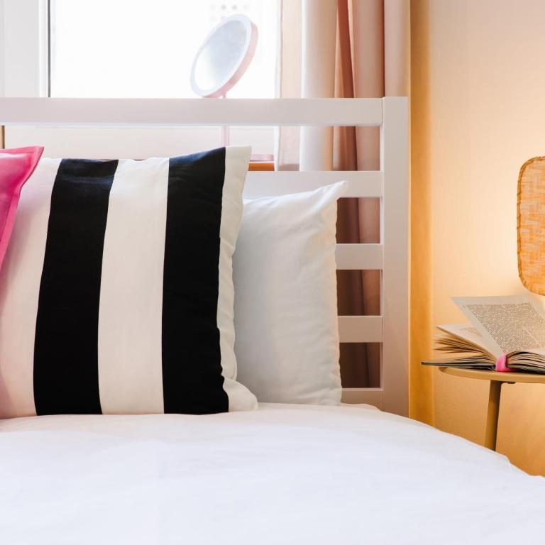 Sunwave with Terrace 280 Mbps Old Town Renovated - Three-Bedroom Premium Apartment with Balcony - 34