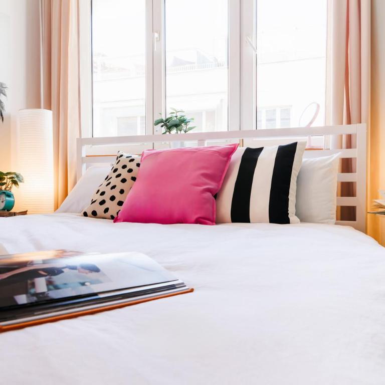 Sunwave with Terrace 280 Mbps Old Town Renovated - Three-Bedroom Premium Apartment with Balcony - 32