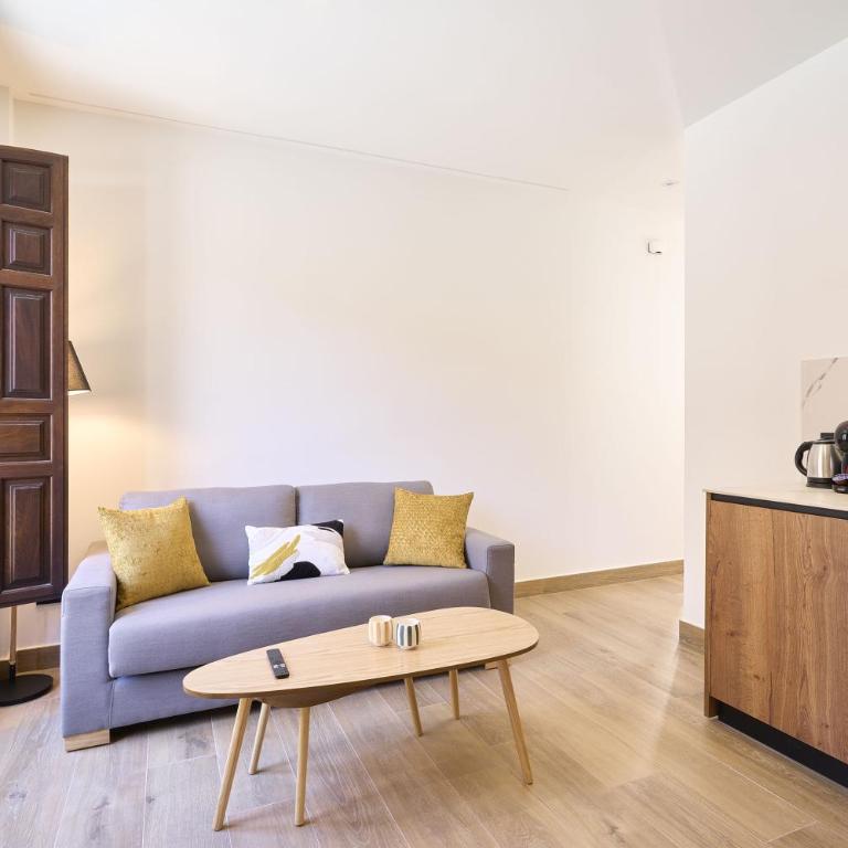 Apartamentos Plaza de San Juan by keyhom - One-Bedroom Apartment - 3