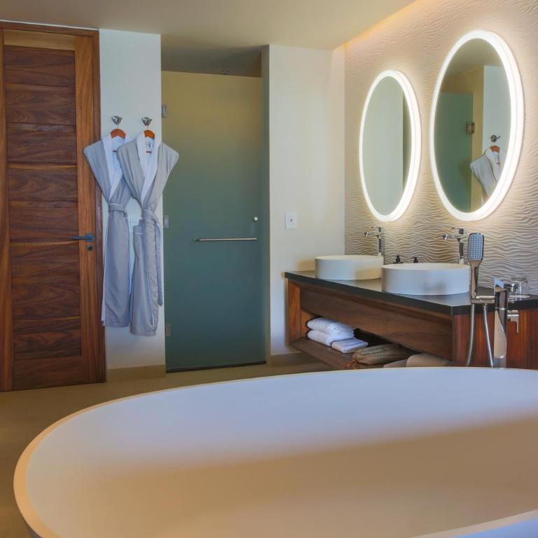 Platinum Tower at Sandos Playacar All Inclusive - Platinum King Master Suite - 3