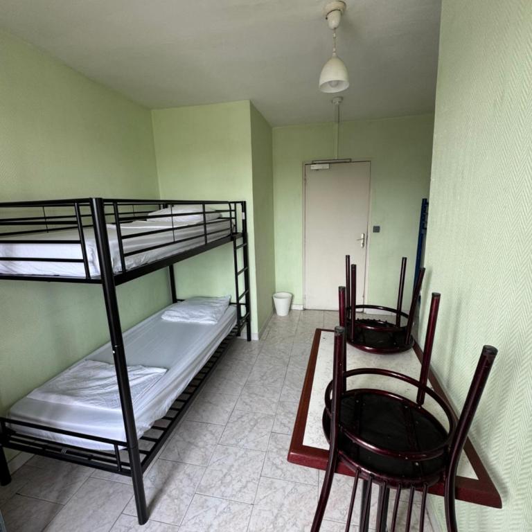 Hostel Wilson - Single Bed in 4-Bed Dormitory Room - 3