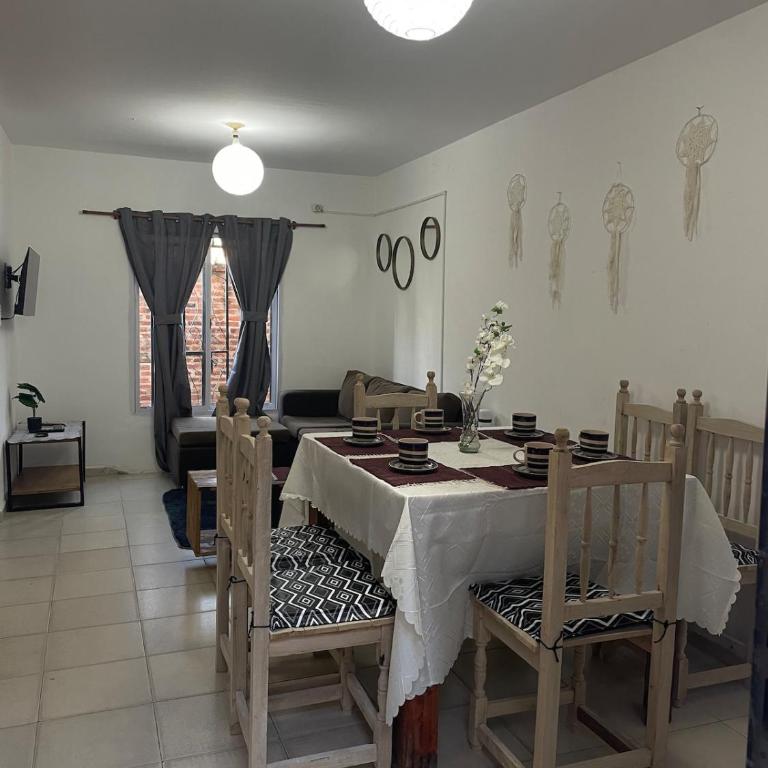 Dúplex cerca del Aeropuerto y Terminal de Ómnibus - Apartamento de 2 dormitorios - 1