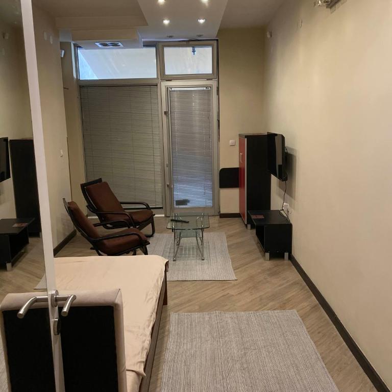 DCXIX Apartments - One-Bedroom Apartment - 8