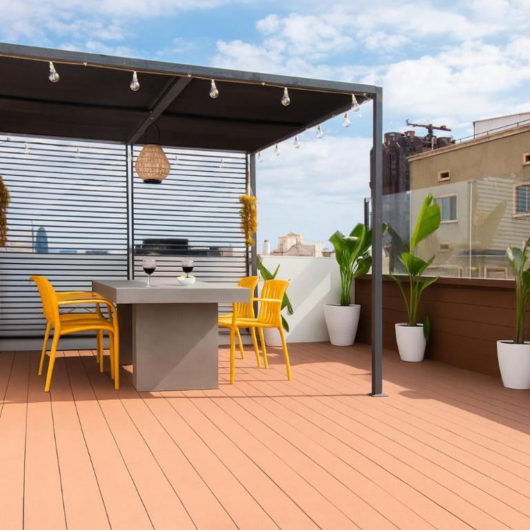 Luxury Penthouse with Jacuzzi & Large Terraces by Passeig de Gràcia - Two-Bedroom Deluxe Apartment with Balcony - 7