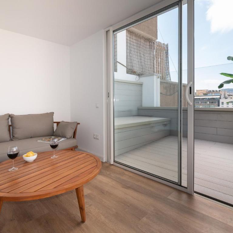Luxury Penthouse with Jacuzzi & Large Terraces by Passeig de Gràcia - Two-Bedroom Deluxe Apartment with Balcony - 53