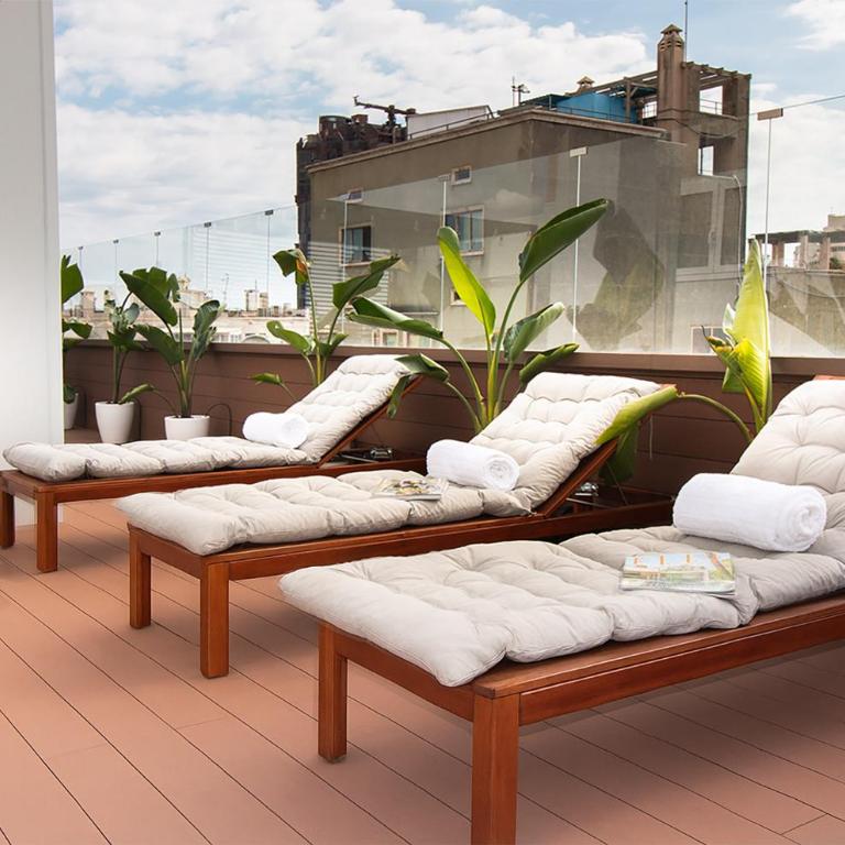 Luxury Penthouse with Jacuzzi & Large Terraces by Passeig de Gràcia - Two-Bedroom Deluxe Apartment with Balcony - 56