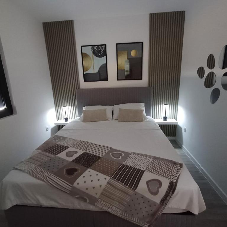 Utjeha Hills with Pool - Two-Bedroom Villa - 12