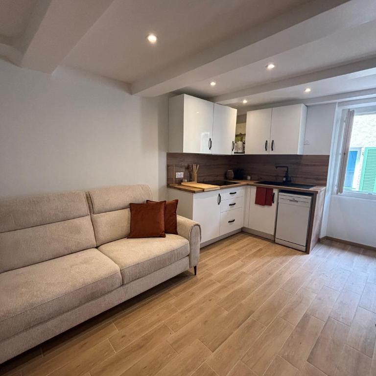 Charmant T2 refait à neuf en plein cœur de Fréjus - Apartment mit 1 Schlafzimmer - 3