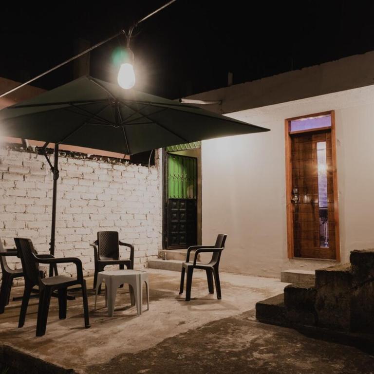 Casa completa con patio y garage privado, cocina completa y todo lo que necesitas para tu viaje - Apartamento de 2 dormitorios - 16