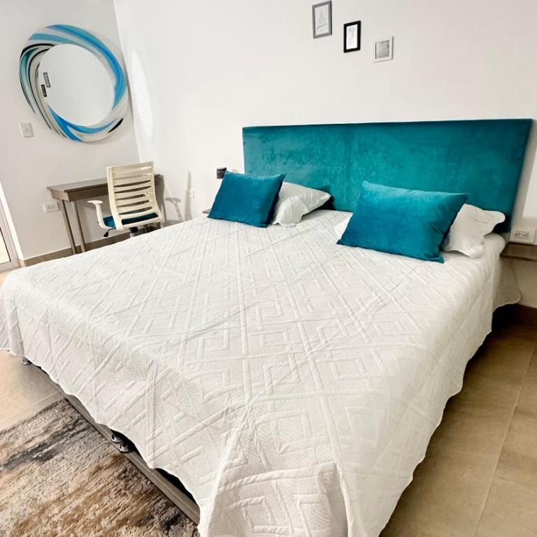Sky House Cartagena - One-Bedroom House - 9