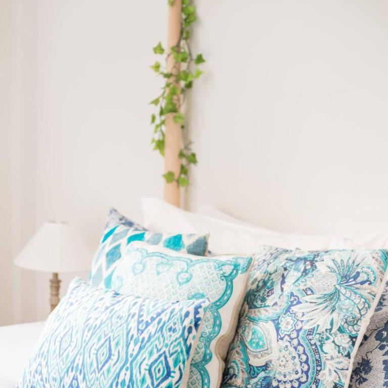Charming Apartment With Vibrant Accents - Apartamento - 5