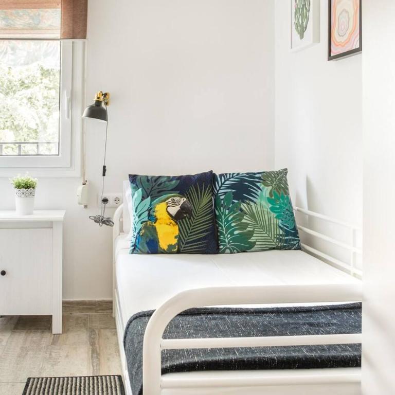 Charming Apartment With Vibrant Accents - Apartamento - 15