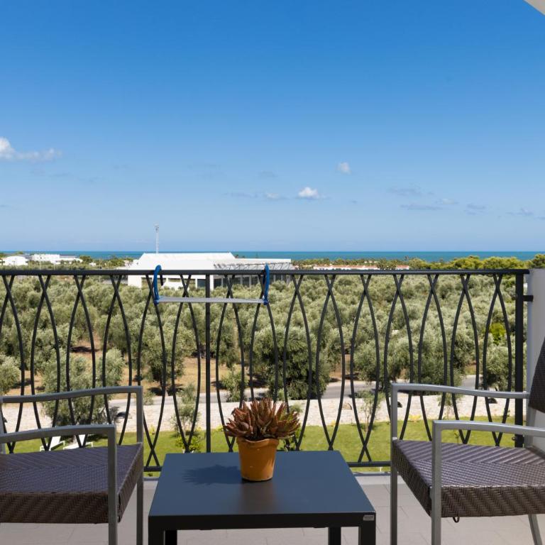 Hotel Puglia Garden - Pacchetto Spiaggia - Camera Matrimoniale Comfort con Terrazza - 5