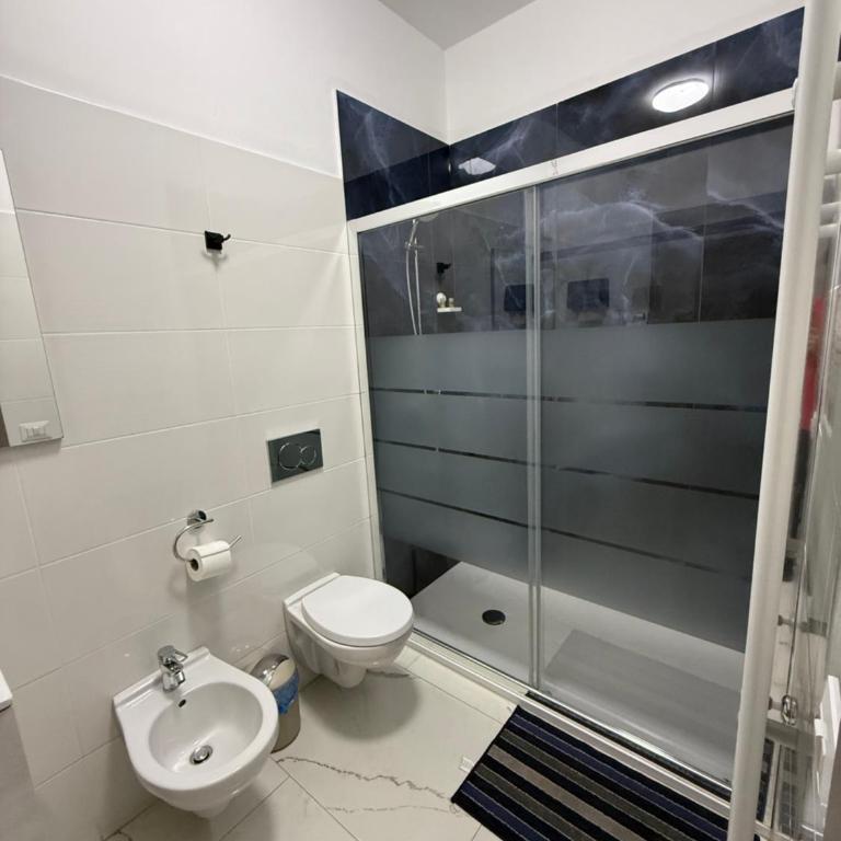 Desire guest House - Camera Tripla con Bagno Privato - 6
