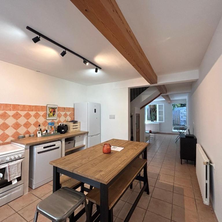 Charmante maison de ville avec cour intérieur - Five-Bedroom House - 5
